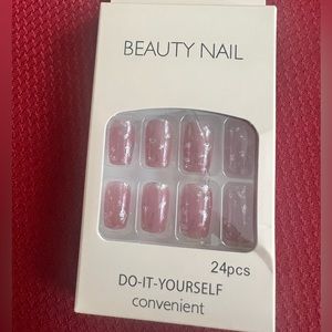 Press on nails